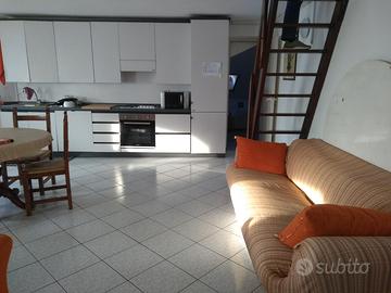 Posto in doppia per studentesse