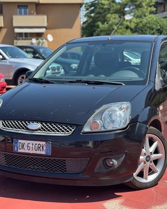 FORD FIESTA 1.2 BENZINA TITANIUM NEO PATENTATI 200