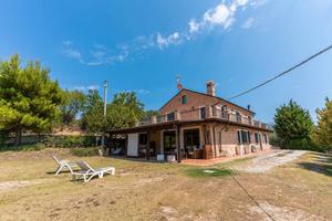 Villa Dolce Vita [Jacuzzi + 3Suites + 5min mare]