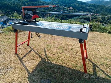 Taglia piastrella con larga ampiezza taglio