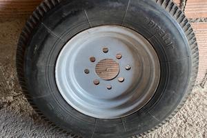 Cerchio e gomma per carrello appendice