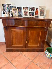 Credenza vittoriana inglese