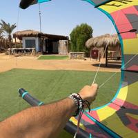Attrezzatura kitesurf tavola e kite duotone