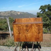 mobile pensile in noce