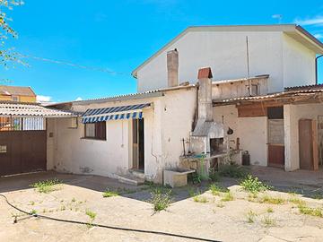 Casa al piano terra con ampio cortile