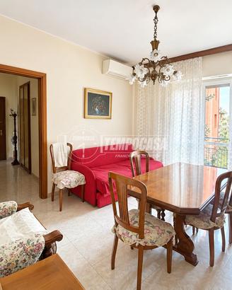 2 LOCALI CON CUCINA ABITABILE, PIANO ALTO!