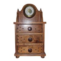 Mobiletto portagioie in legno, orologio e cassetti