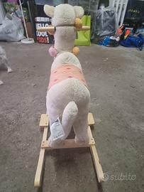cavalluccio a dondolo di legno 