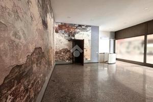 NEGOZIO A MONTEGROTTO TERME