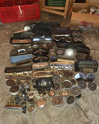 Grande lotto contachilometri strumenti auto epoca