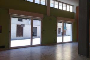 Locale 85 mq con annesso deposito