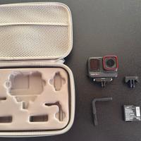 Insta 360 ace pro (non funzionante) con accessori.