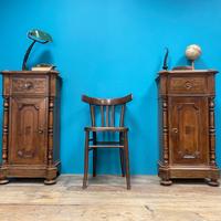 COPPIA DI COMODINI IN NOCE MASSICCIO INIZI 900