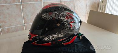 Casco X-Lite X 803 con visiera scura
