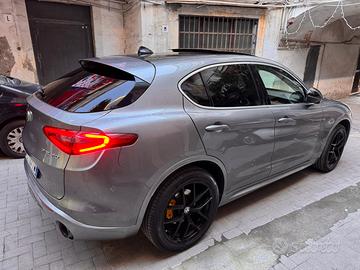 Alfa romeo stelvio 2.0 turbo benzina 280cv