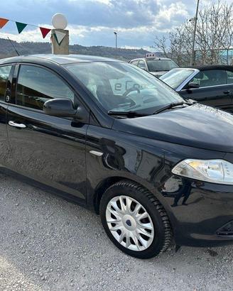 LANCIA Ypsilon 1.2 69 CV 5 porte GPL Ecochic Silve