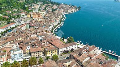 NEGOZIO A SALÒ