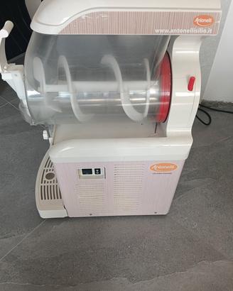 macchina crema caffè o granita da bar