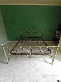 Letto matrimoniale in ferro battuto 