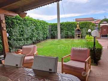 Villa o villino Scalea [114VRG]