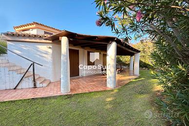 Casa singola indipendente con ampio giardino a Dom