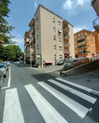 Rif.60L Albano Laziale Locale commer.le a reddito