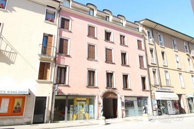 2 LOCALI A VICENZA