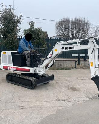 E129 Mini escavatore 14 q
