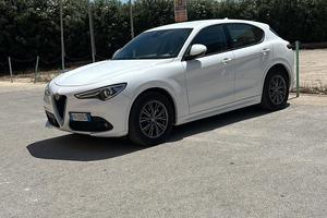 Alfa Romeo Stelvio 2.2 180 cv