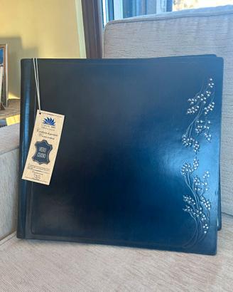 Album fotografico blu con fiori diamantati