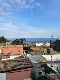 Casa singola con terrazza ad Acireale centro