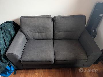 Divano due posti poltrone e sofà