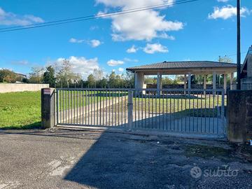 Terreno edificabile con cappanone