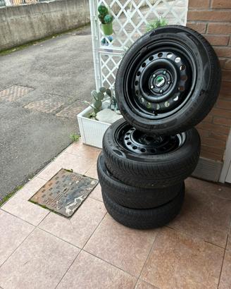 Cerchi e gomme invernali R16
