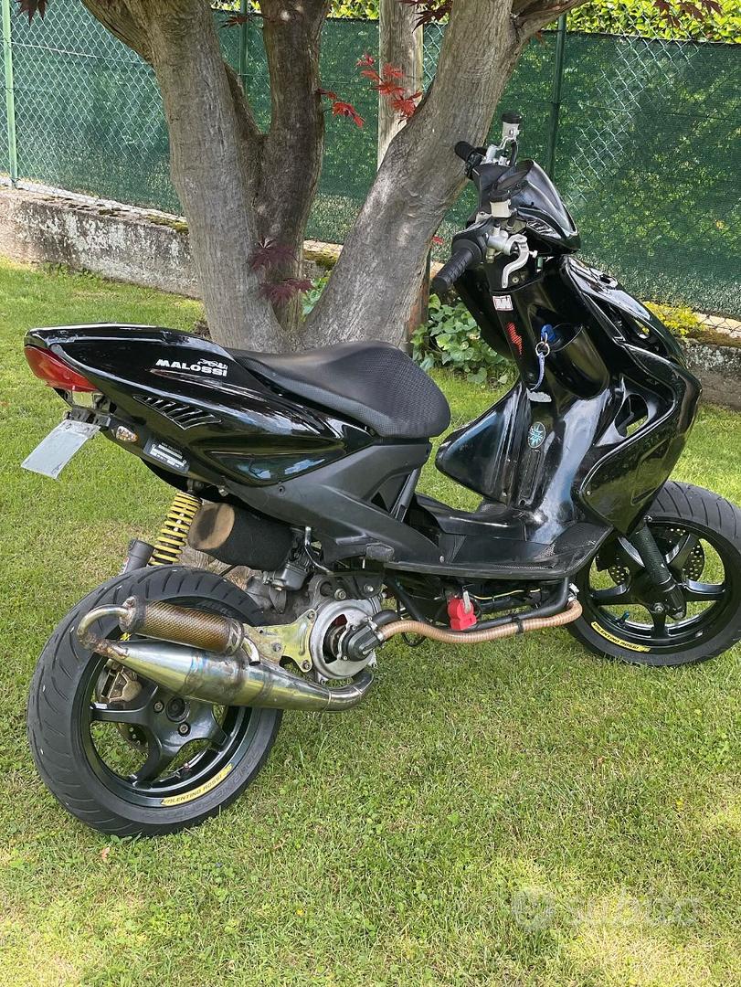 Modello Aerox Scooter Yamaha Aerox 50 Usato Yamaha Aerox 50 R Moto - Main Image