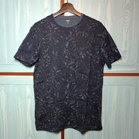 T-shirt Kiabi blu con fantasia floreale