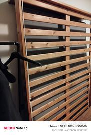 Letto a doghe legno 1 piazza e 1/2 + materasso.