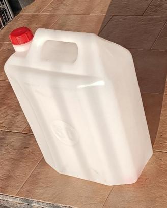 tanica in plastica da 30  litri 