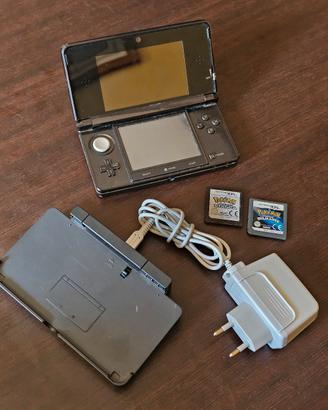 Nintendo 3DS, con 2 giochi Pokémon e base ricarica