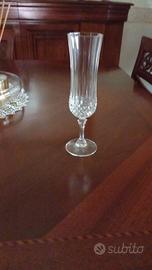 bicchieri vino, acqua, spumante e amaro