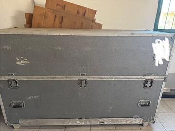 Cassa trasporto moto com rampa