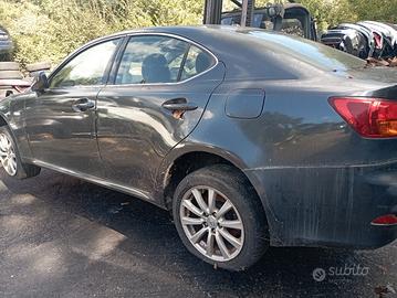 Lexus IS