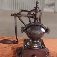 Antico macinino B.T. 1/T a manovella