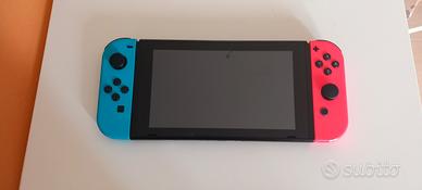 Nintendo Switch modello V2 + Scheda SD 256GB