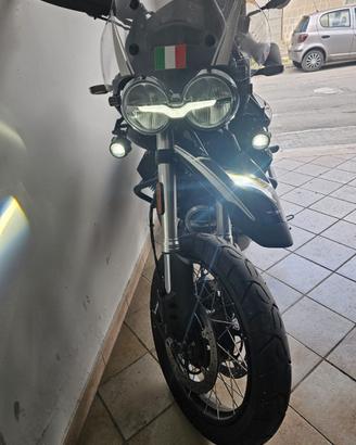 Moto guzzi v 85 guardia d'onore