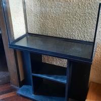 Acquario e accessori.
