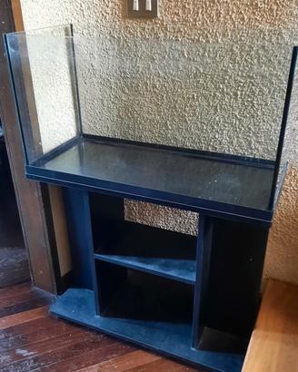 Acquario e accessori.