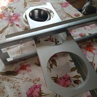 mangiatoia girevole per pappagalli 