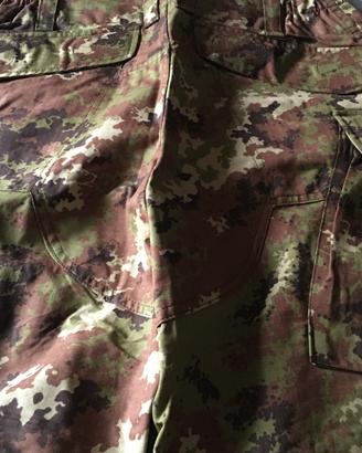 Pantaloni militare