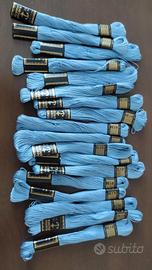 n. 18 matassine di cotone da ricamo